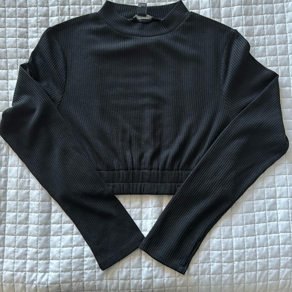 Forever 21 long sleeve crop top - Picture 1 of 3
